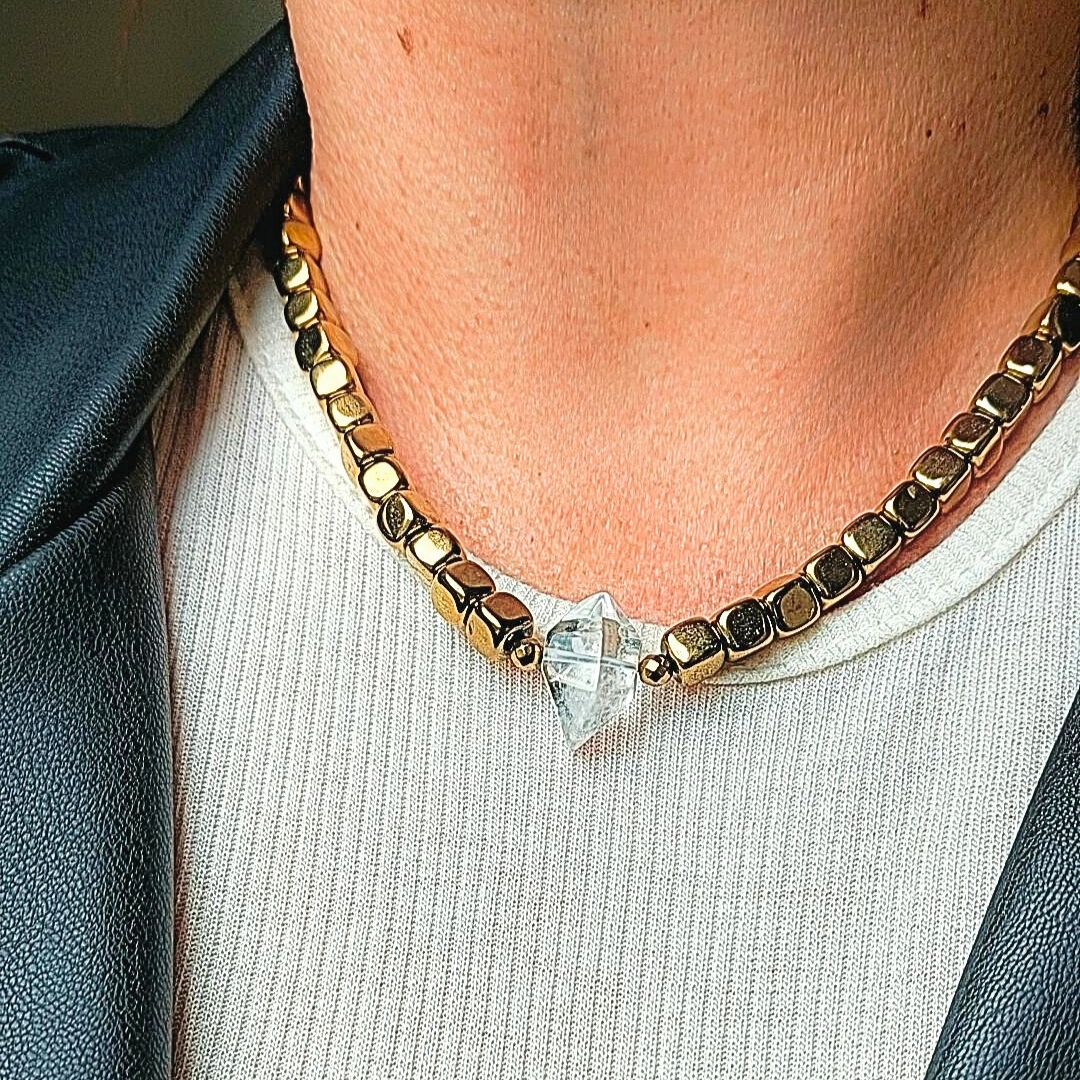 COLAR CRISTAL HEMATITA OURO