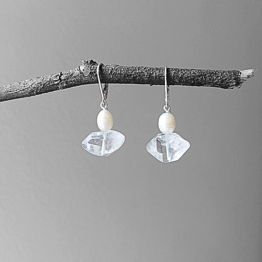 BRINCO PÉROLA E CRISTAL