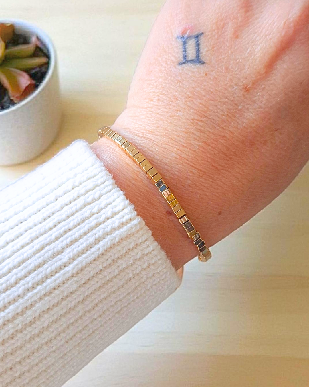 PULSEIRA DE HEMATITAS DOURADA