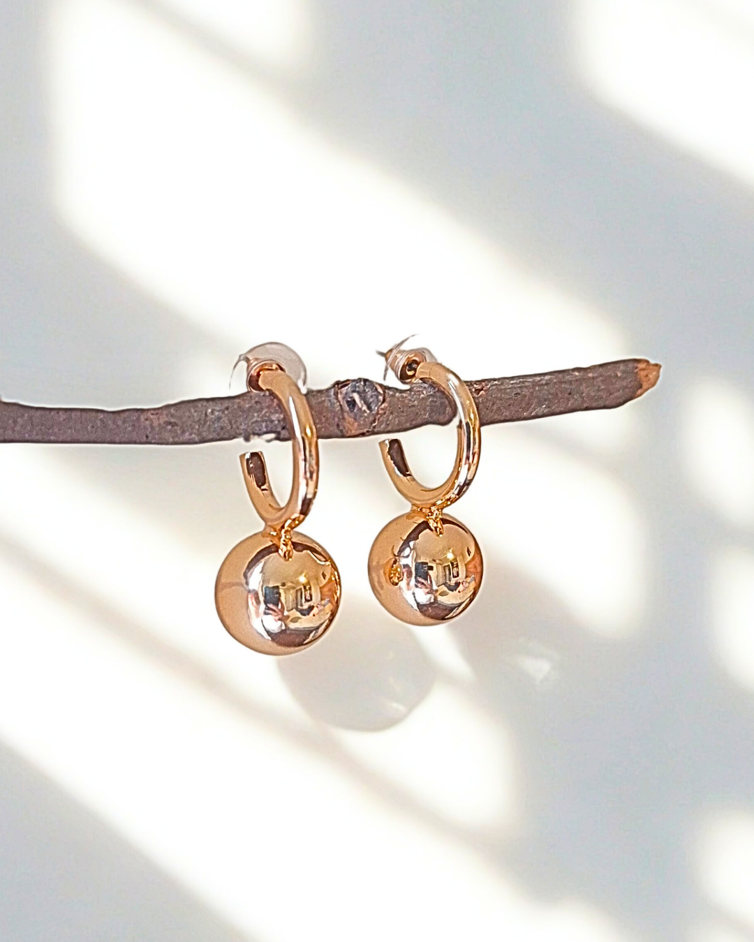 ARGOLA ESFERA DOURADA