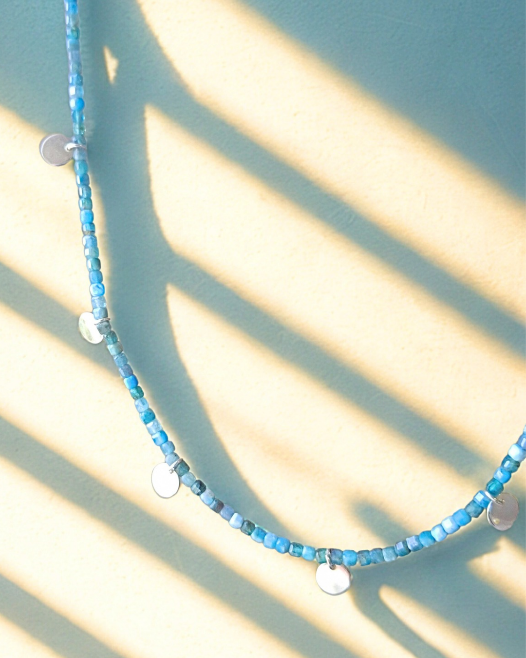 COLAR APATITAS MEDALHAS