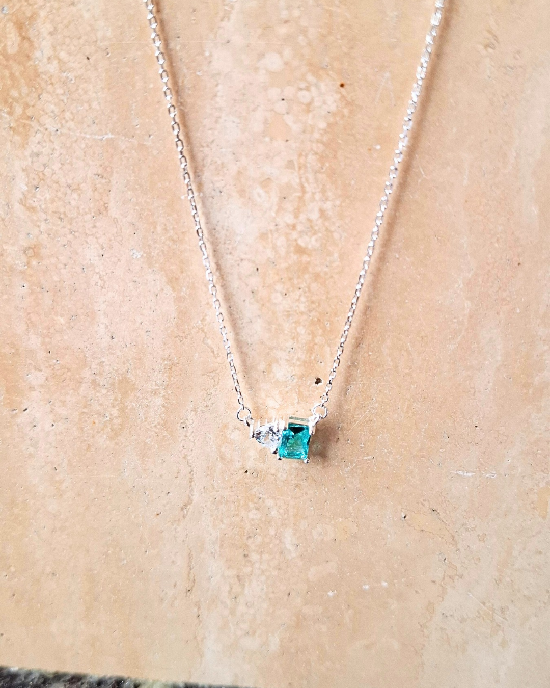 COLAR BAGUETE AQUA