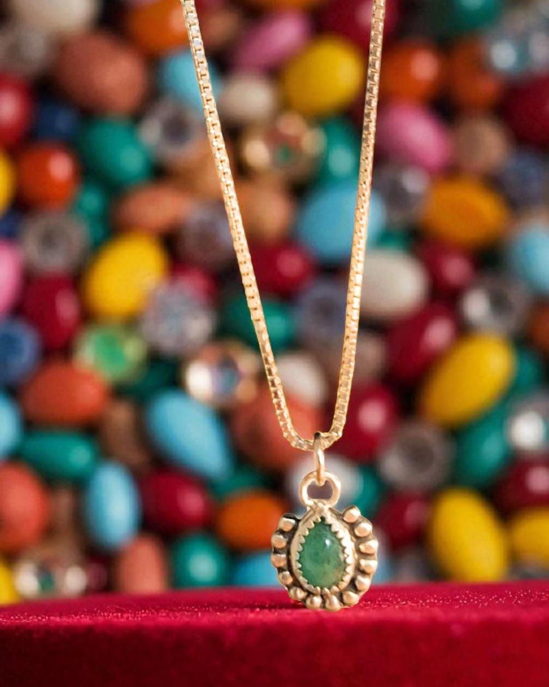 COLAR ESMERALDA GOTA