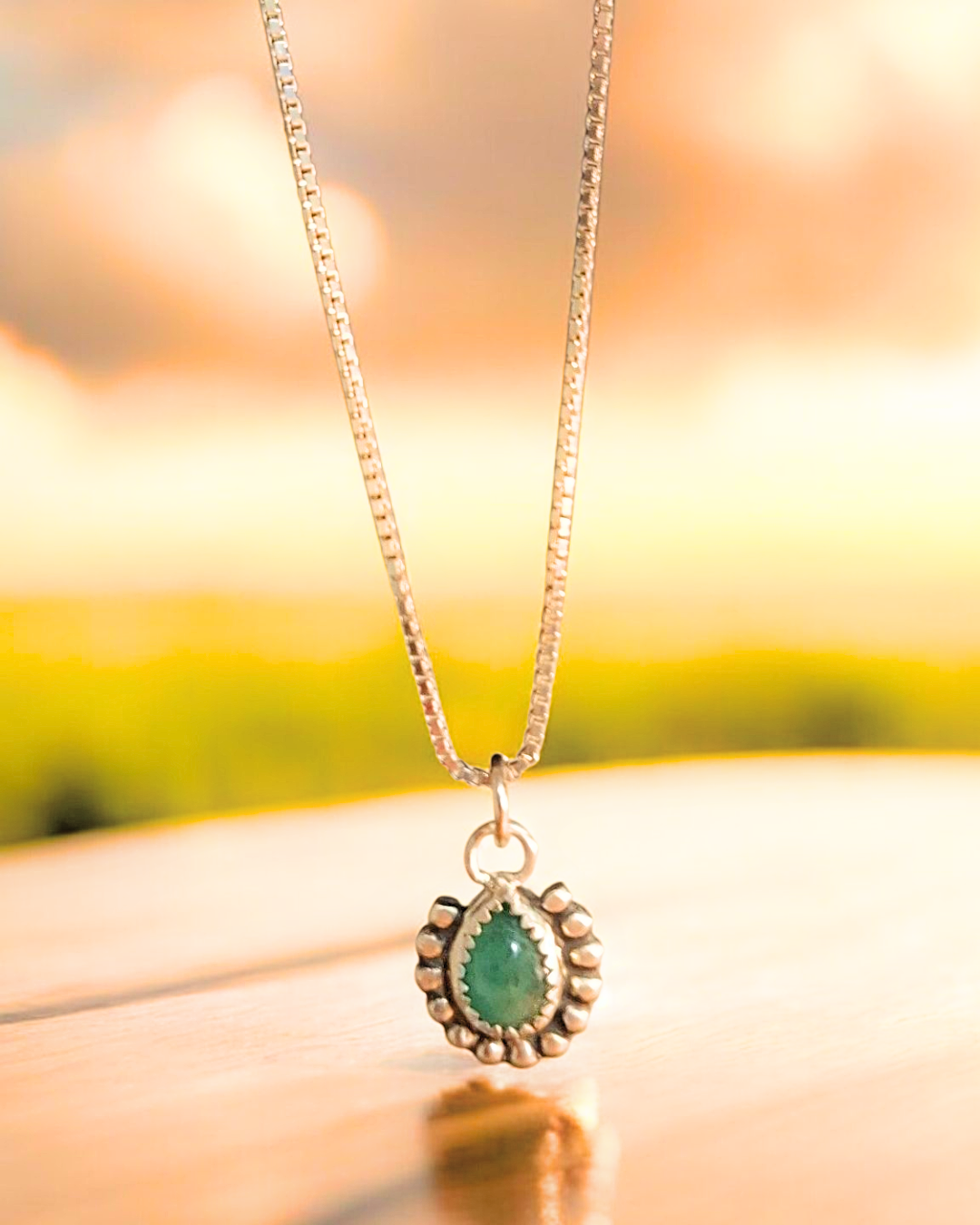 COLAR ESMERALDA GOTA