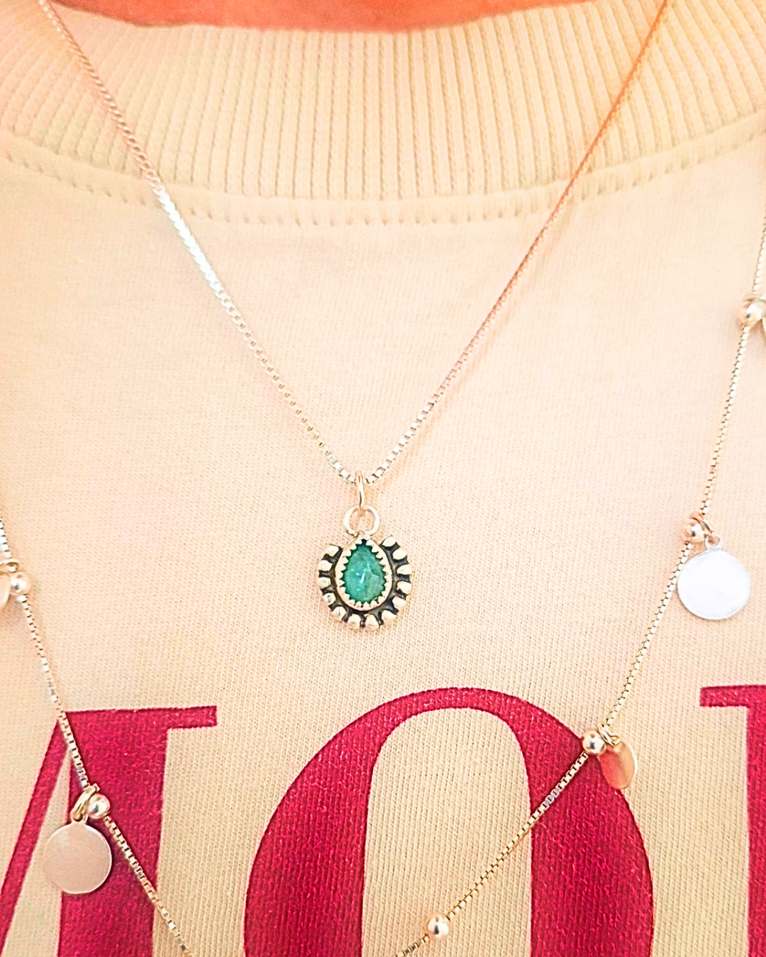 COLAR ESMERALDA GOTA