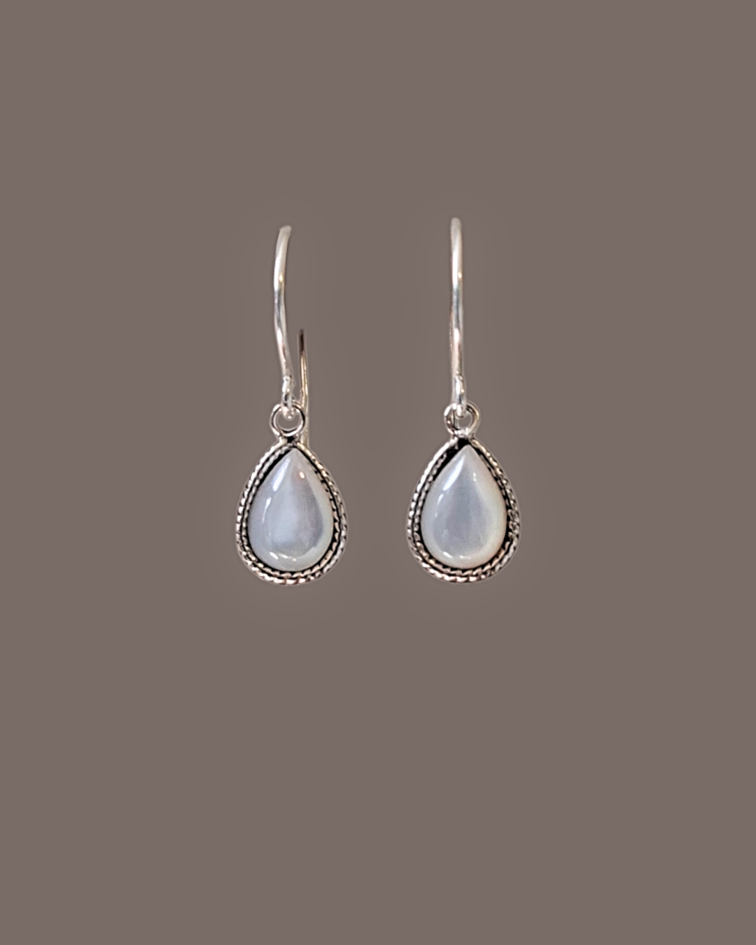 BRINCO GOTA MADREPÉROLA