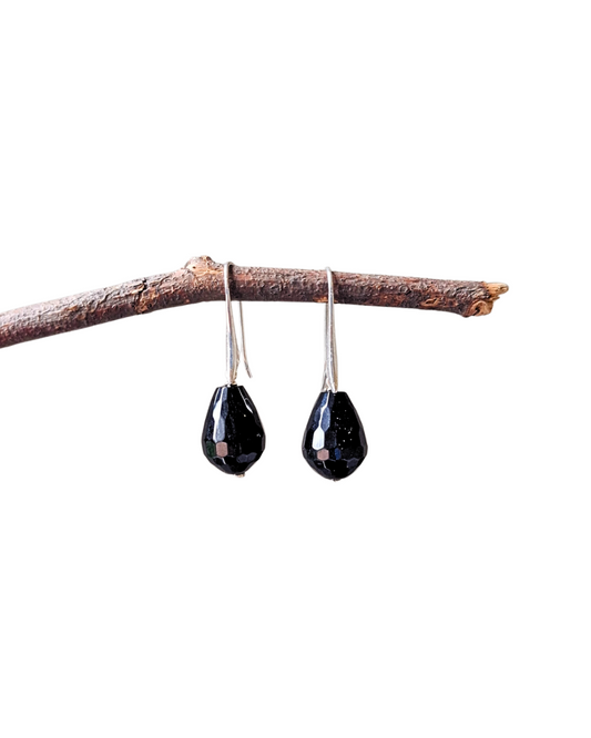 BRINCO PÉTALA JADE PRETA