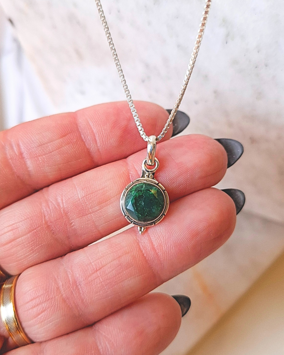 COLAR ESMERALDA BOHO