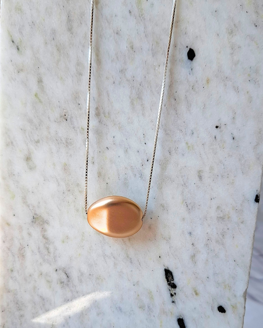 COLAR ORGÂNICO OVAL