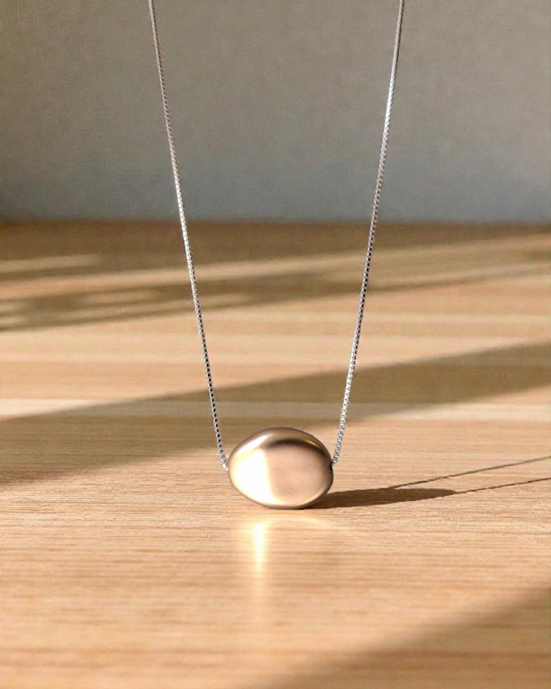 COLAR ORGÂNICO OVAL