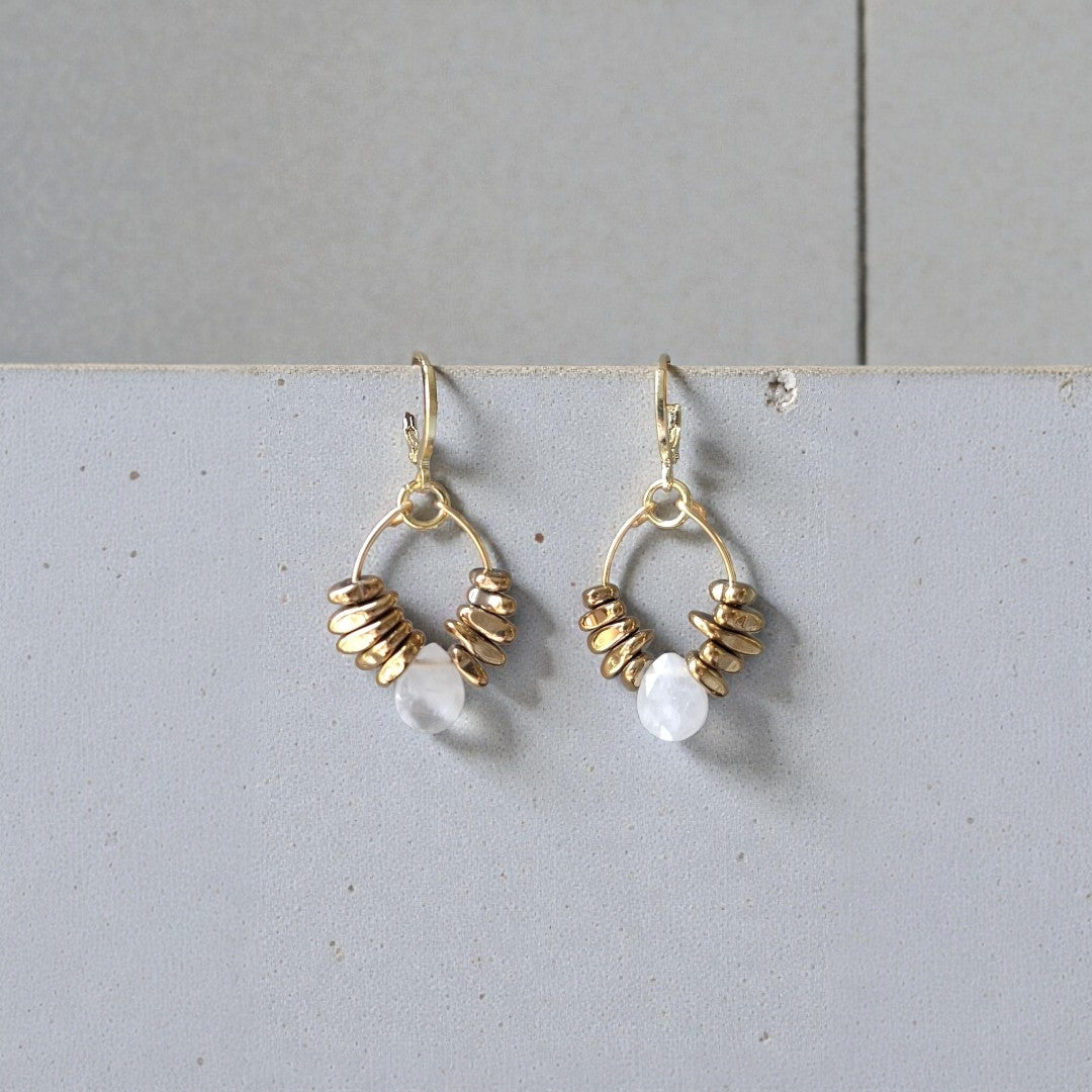 BRINCO DE HEMATITA E CRISTAL